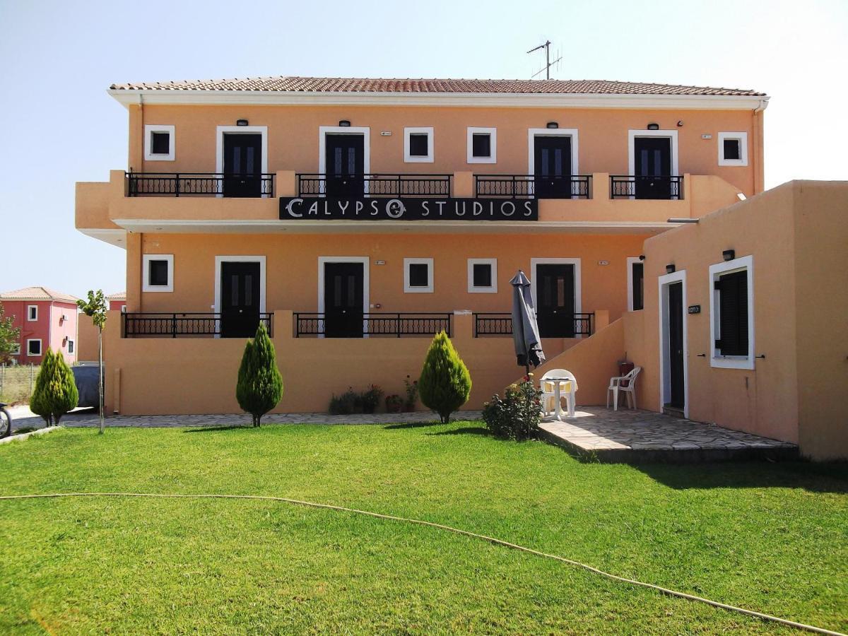 Calypso Luxury Studios Vasiliki Exterior foto