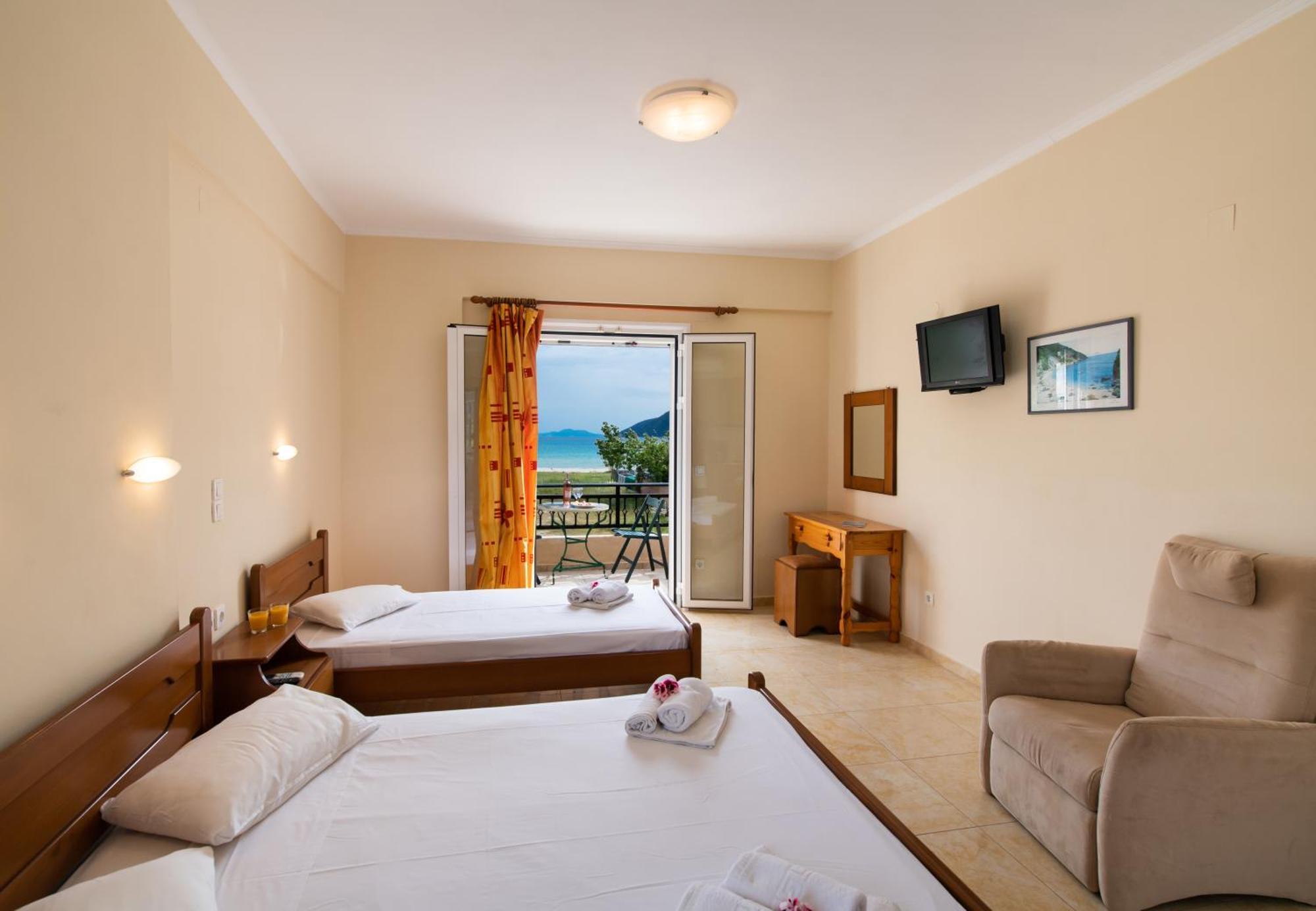 Calypso Luxury Studios Vasiliki Exterior foto